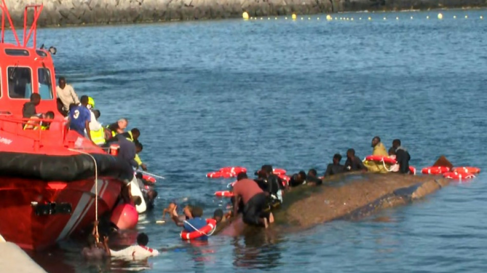 Une embarcation transportant 160 migrants chavire aux Canaries, au moins sept morts