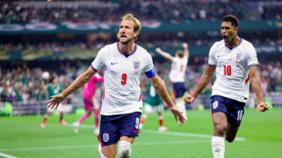 Inglaterra resiste com um a menos, vence M&eacute;xico (3-2) e vai enfrentar Noruega nas quartas da Copa