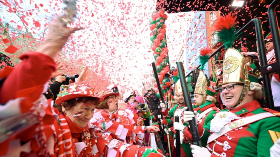 Rosenmontagszüge in den rheinischen Karnevalshochburgen