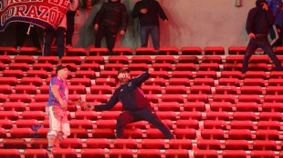 Argentina evalúa responsabilidades tras violenta batalla campal en estadio de fútbol
