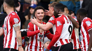 Sunderland surpreende Chelsea e vira vice-líder; Liverpool perde 4ª seguida