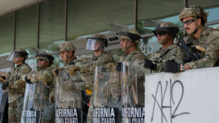 Los Angeles impõe toque de recolher noturno enquanto Trump escala retórica contra protestos