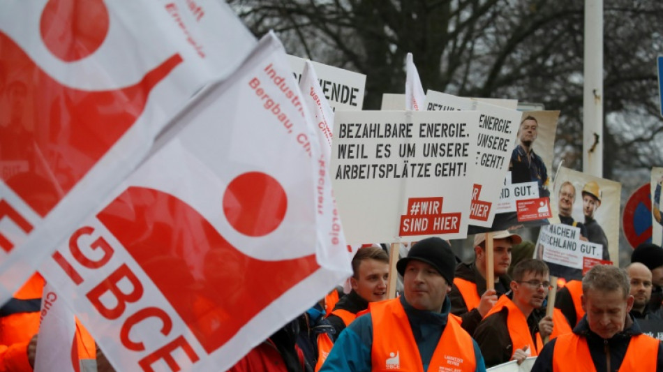 Chemiebranche einigt sich in Tarifverhandlungen auf "Br&uuml;ckenzahlung"