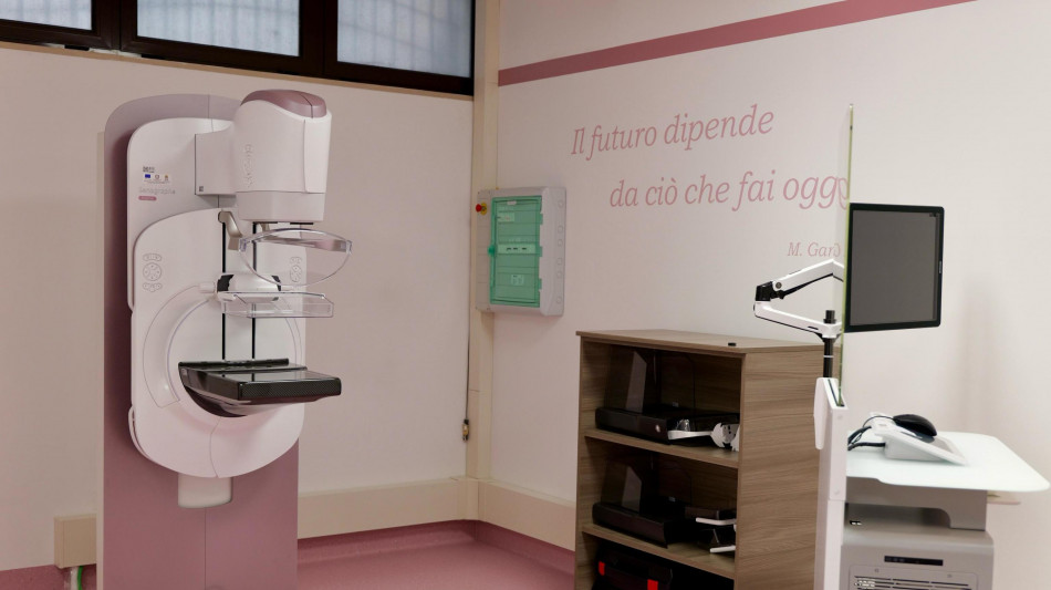 Tumori, calano i decessi in Italia ma &egrave; fuga dal Sud per gli interventi al seno