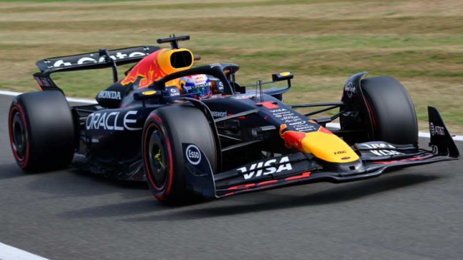 Verstappen faz a pole position do GP da Inglaterra de F1