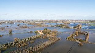 Inondations: accalmie temporaire dans le Pas-de-Calais, les habitants ext&eacute;nu&eacute;s