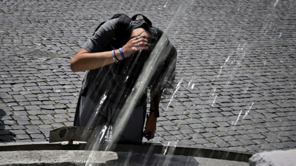 Fontaines, clim' et incendies: nouvelle semaine de canicule dans l'h&eacute;misph&egrave;re nord