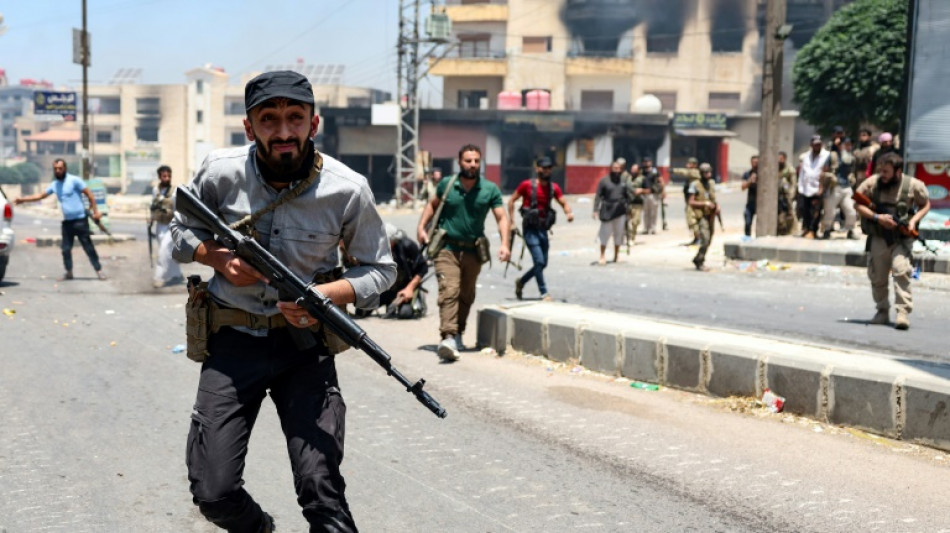 Calma retorna ao sul da Síria após semana de violência que deixou mais de 1.100 mortos