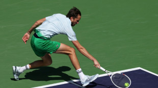 Medvedev sobrevive a Fils e volta &agrave; semifinal de Indian Wells