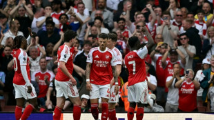 Arsenal vence Fulham (3-0) e abre seis pontos de vantagem sobre o City