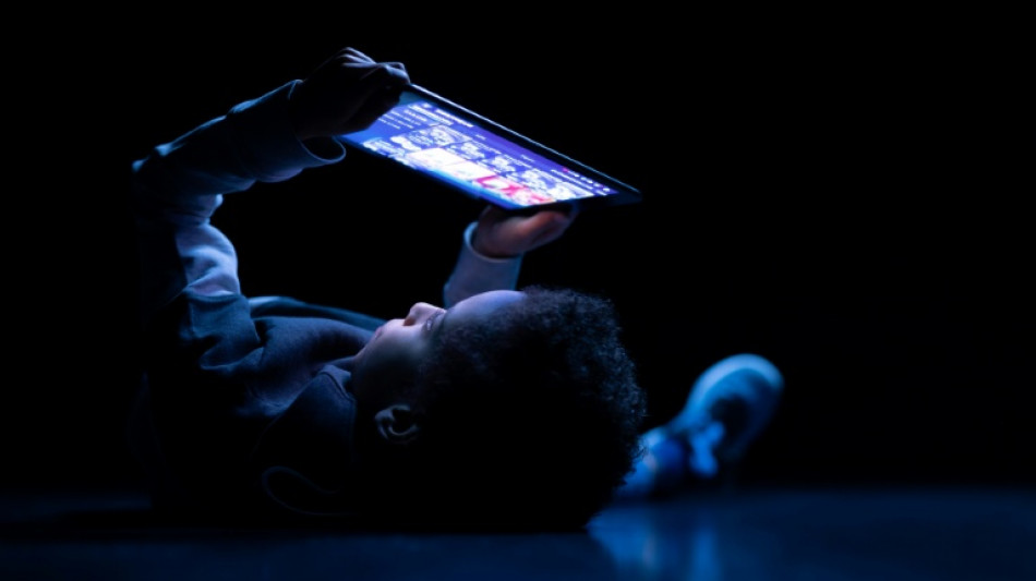 Enfants et &eacute;crans: exposition pr&eacute;coce, quotidienne, avec des in&eacute;galit&eacute;s sociales, selon une &eacute;tude