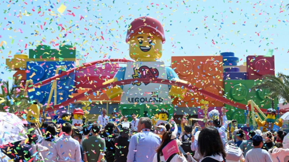 China inaugura maior parque Legoland do mundo
