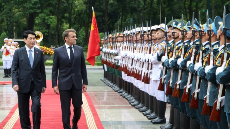 Macron defiende un orden mundial "basado en el derecho" en una visita a Vietnam marcada por la guerra comercial