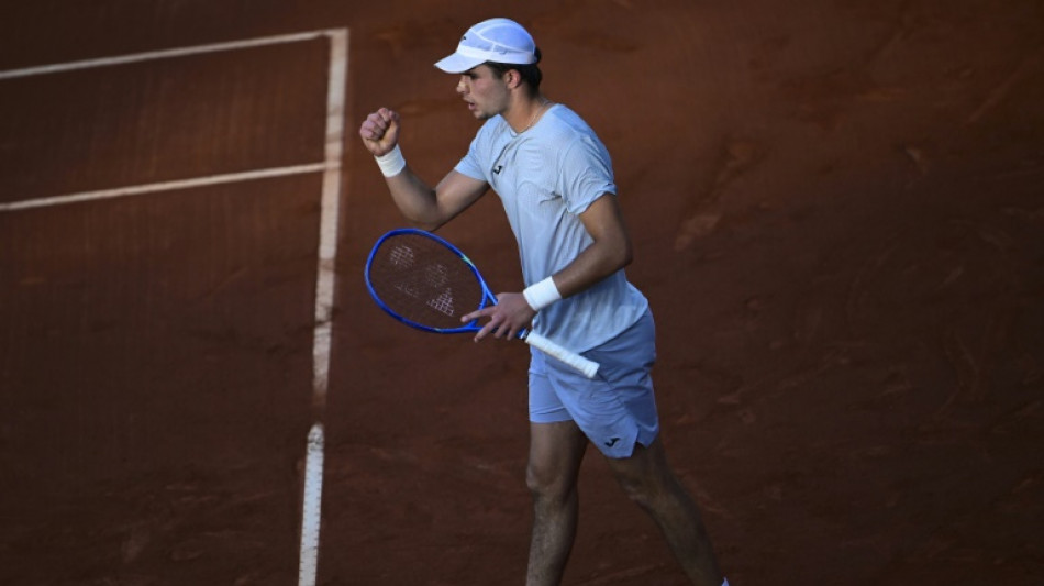 Jaime Faria e Camilo Ugo Carabelli avan&ccedil;am &agrave;s quartas de final do Rio Open