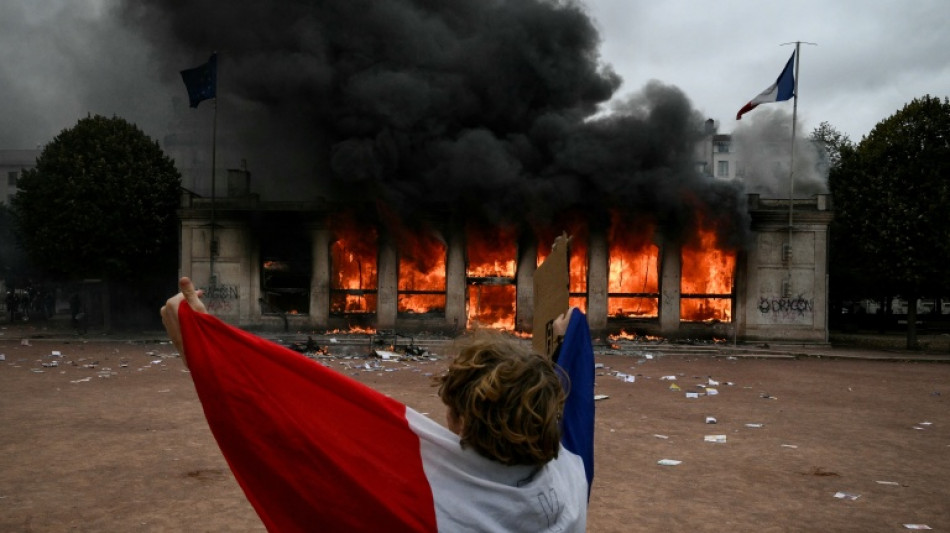 Police 'lost control' during French protests, says interior minister
