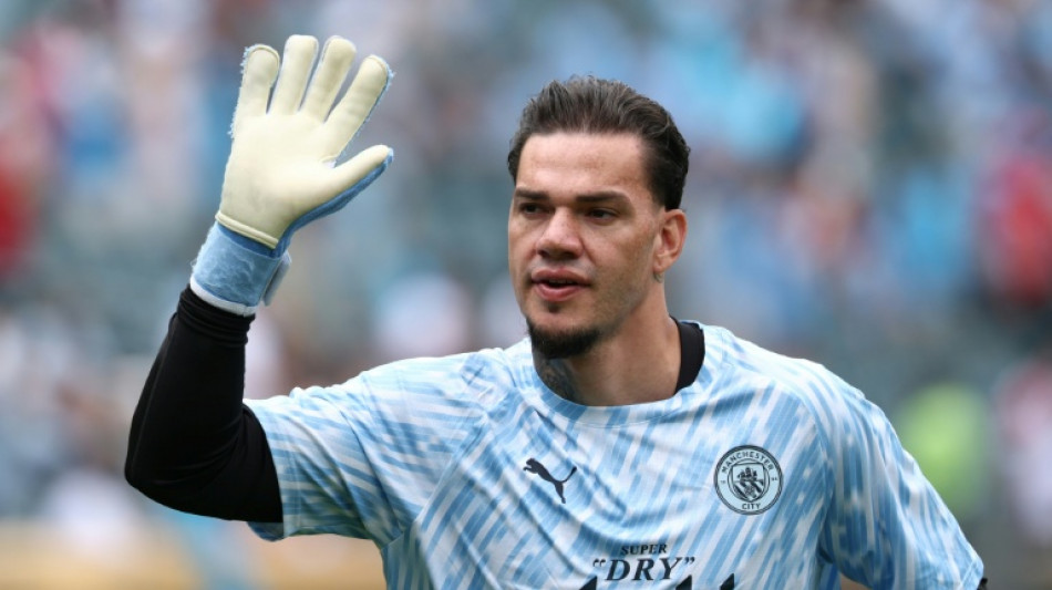 Manchester City anuncia saída de Ederson após contratação de Donnarumma