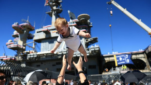 Joie et soulagement pour le retour du porte-avions Abraham Lincoln aux &Eacute;tats-Unis