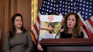 Cada dia &eacute; 'uma eternidade', dizem fam&iacute;lias de ref&eacute;ns do Hamas no Congresso dos EUA