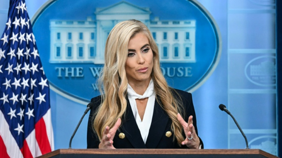 La nouvelle porte-parole de Trump d&eacute;fend son titre d'avocate malgr&eacute; des doutes sur ses qualifications