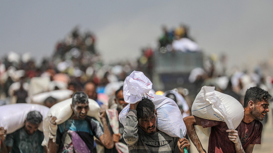 Media, attacchi Idf su Gaza, 6 palestinesi uccisi dall'alba