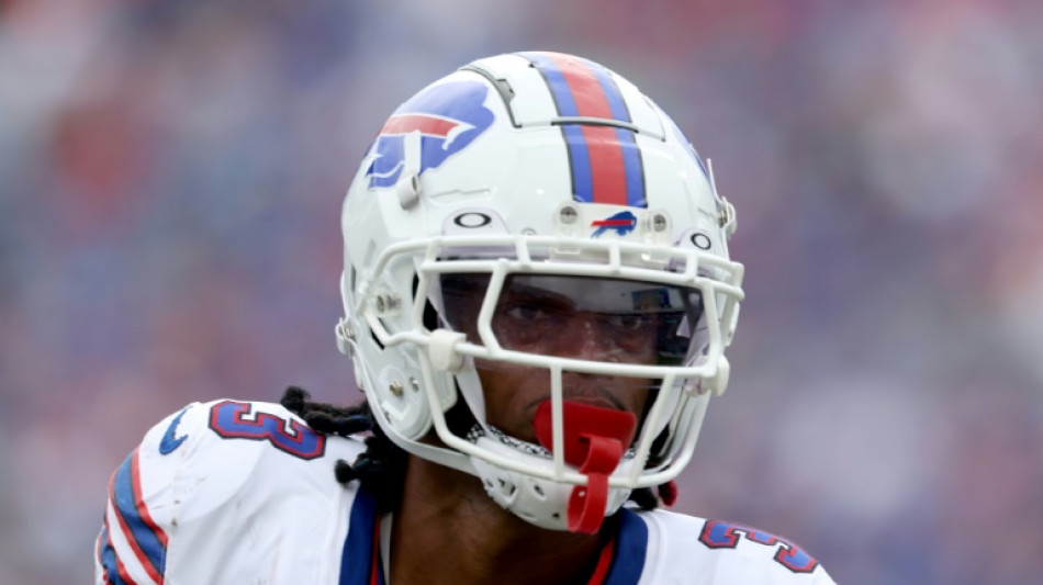 Jogador da NFL volta a campo sete meses ap&oacute;s parada card&iacute;aca