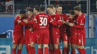 Freiburg vence Wolfsburg e se aproxima da zona da Champions no Alem&atilde;o