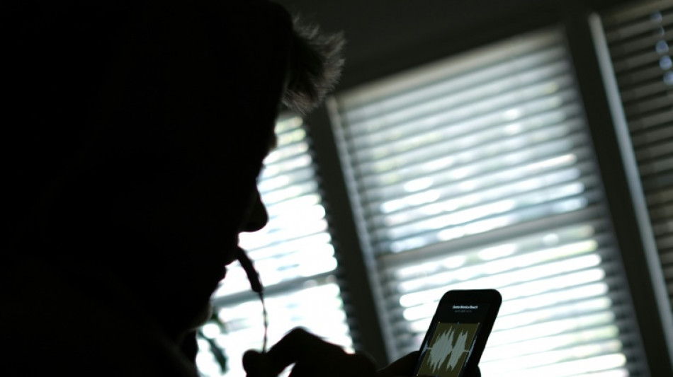 Austrália vai combater nudez criada com IA e assédio online