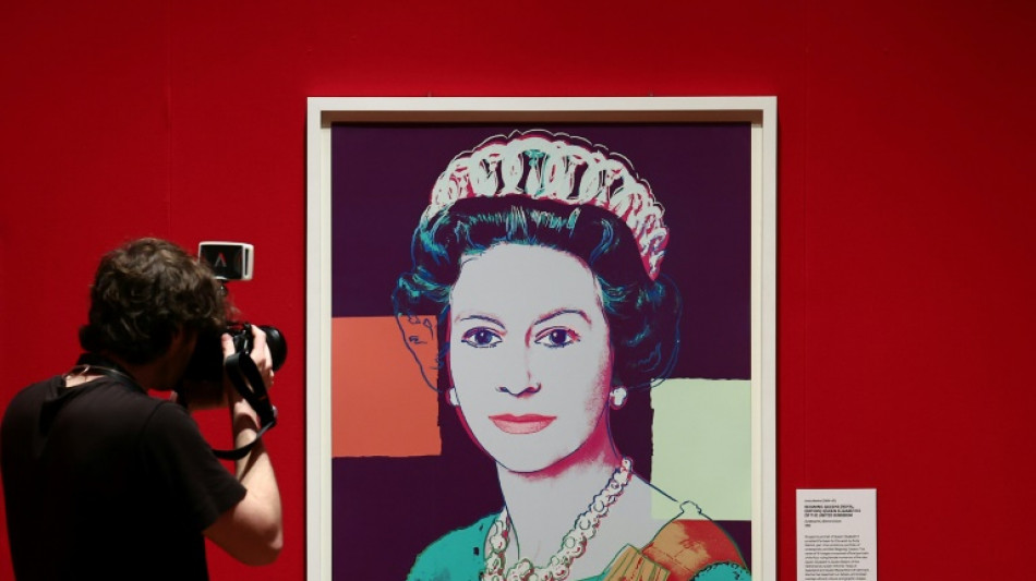 Un siglo de retratos fotogr&aacute;ficos de la monarqu&iacute;a brit&aacute;nica en una exposici&oacute;n en el Palacio de Buckingham
