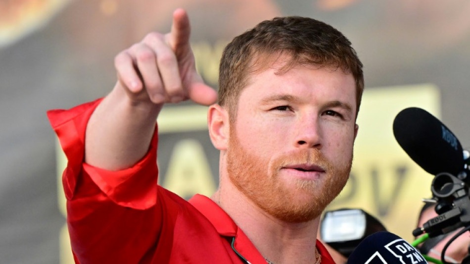 Boxer Alvarez threatens Messi over World Cup jersey 'insult'