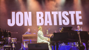 La musica di Jon Batiste fa divertire ed emozionare il popolo di Umbria jazz
