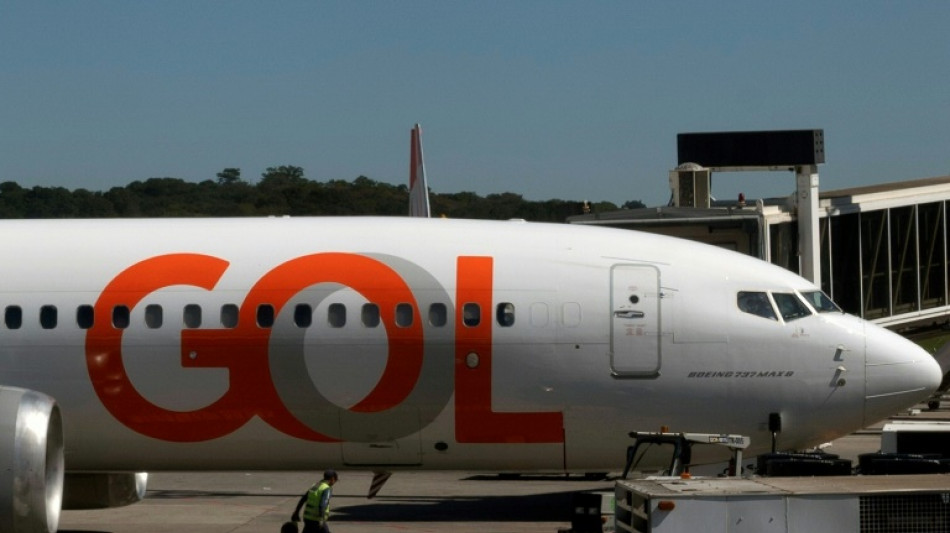 Gol avan&ccedil;a com reestrutura&ccedil;&atilde;o financeira nos EUA e a&ccedil;&otilde;es despencam