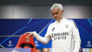 'Arbeloa &eacute; como um filho para mim', diz Mourinho sobre novo t&eacute;cnico do Real Madrid
